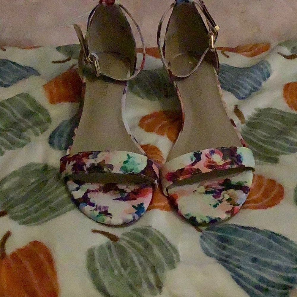 Flowered heels